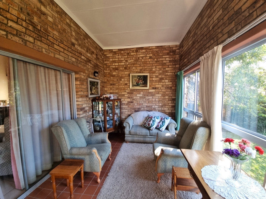 3 Bedroom Property for Sale in Safari Gardens North West